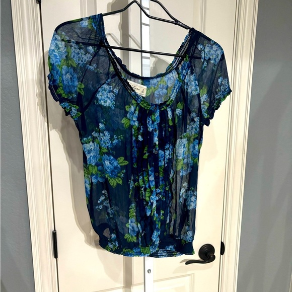 Abercrombie & Fitch Tops - Abercrombie and Fitch Floral Ruffle/Elastic Shirt Size Medium